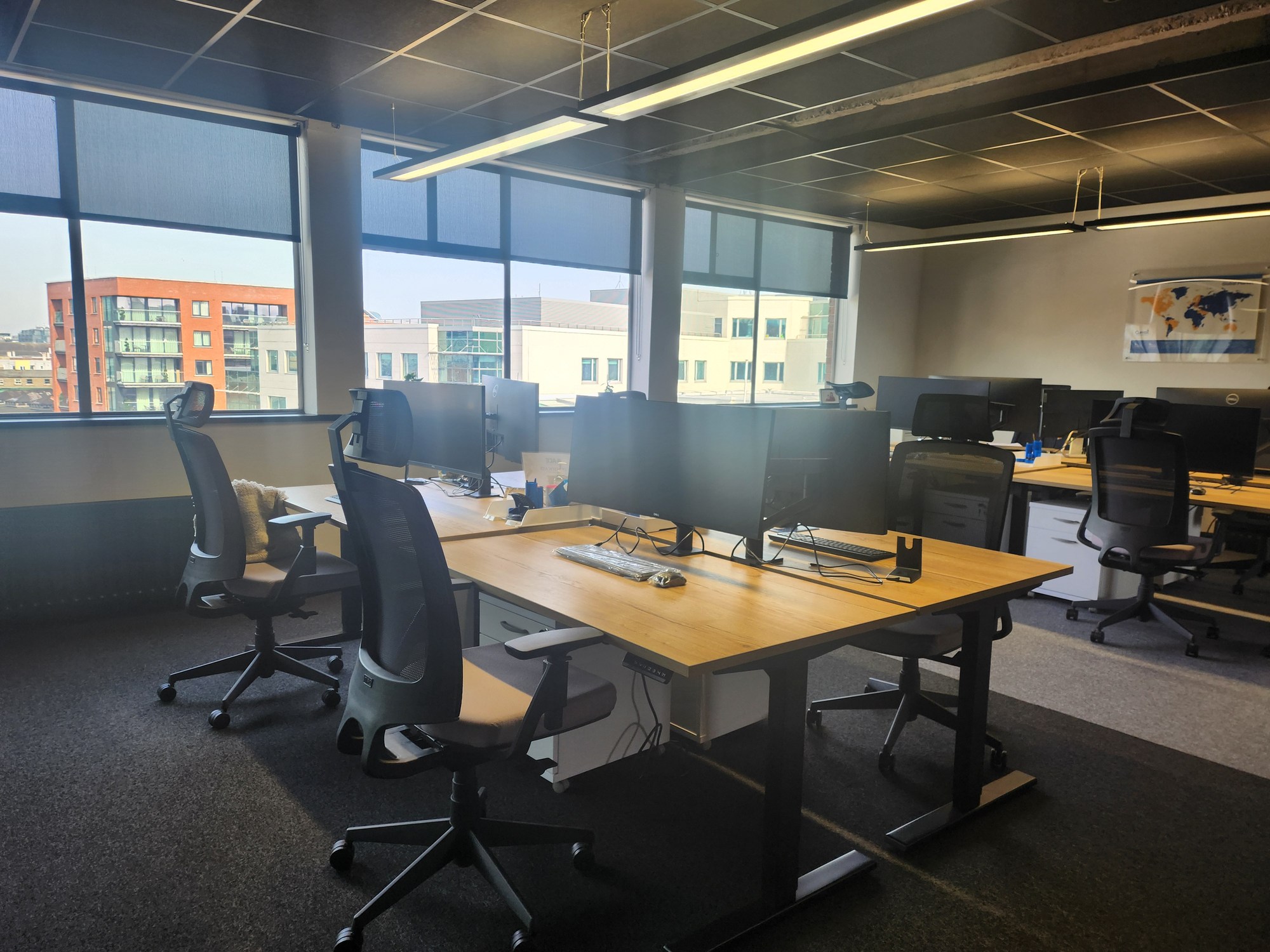 Wide open-plan workspace on D2HQ Level Four